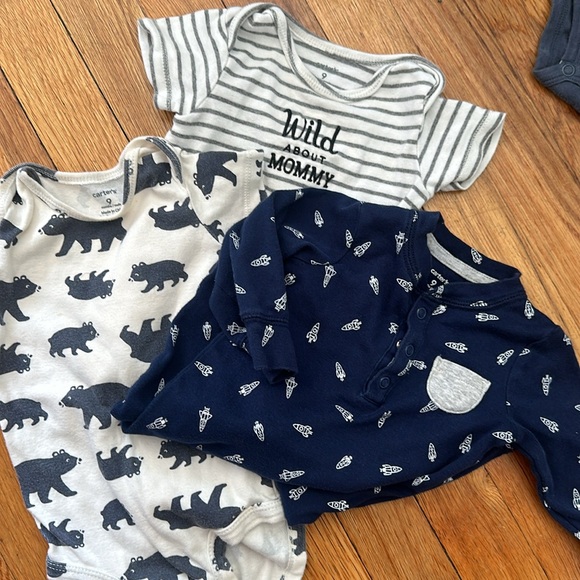 Carters baby boy lot-9 months, free book or free muslin blanket with purchase - Picture 6 of 6